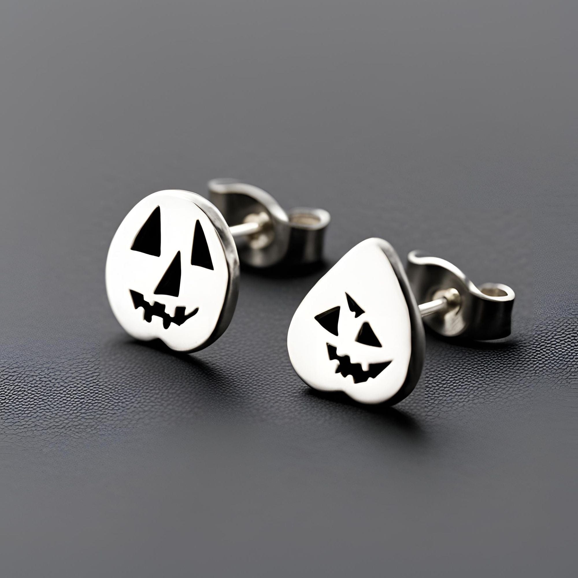 The Nutan Art Jewelry Earrings Daphne Halloween Pumpkin Spooky Earrings