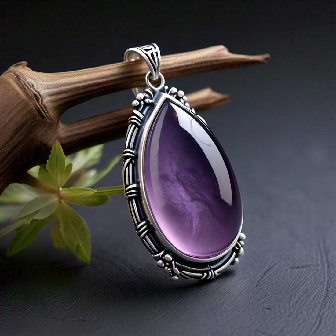 The Nutan Art Jewelry Pendants Aphrodite Real Big Vintage Amethyst Crystal Pendant in Silver